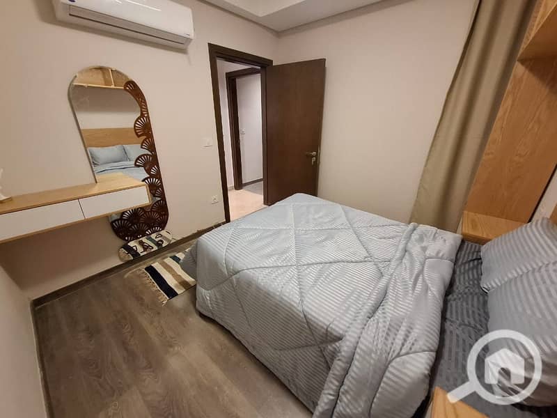 9 98589fea-c13a-4b2f-977e-0806ce847542. jpg