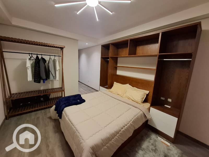 13 b5de8993-25dd-4685-9e11-207505b8a51e. jpg