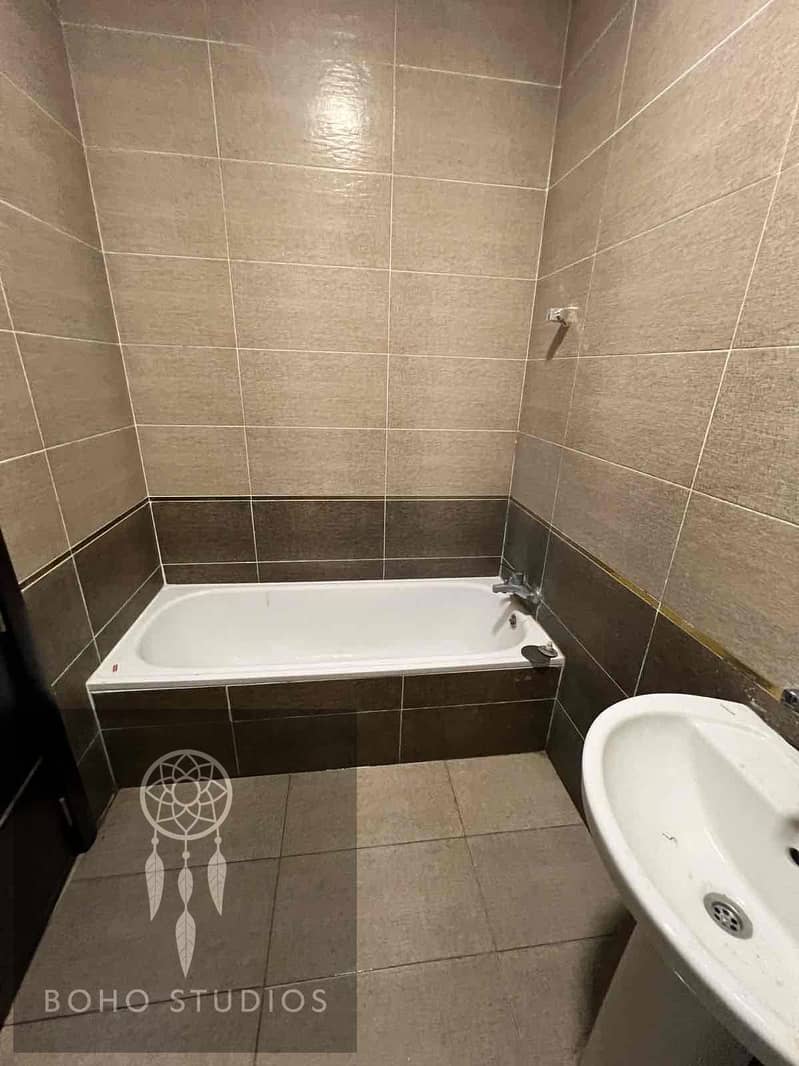 9 ec1f4f62-ee8b-4251-a637-f328a1b68024. jpg