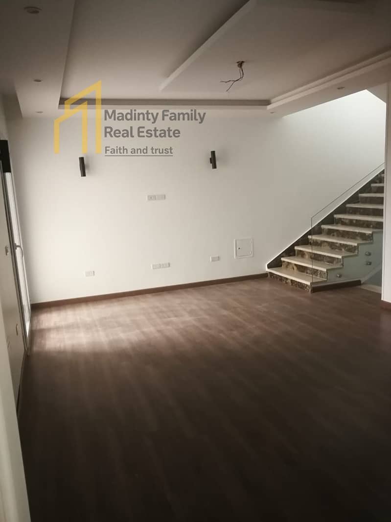 2 e57a6171-39b9-4f1c-85d3-8f754875fbd1. jpg