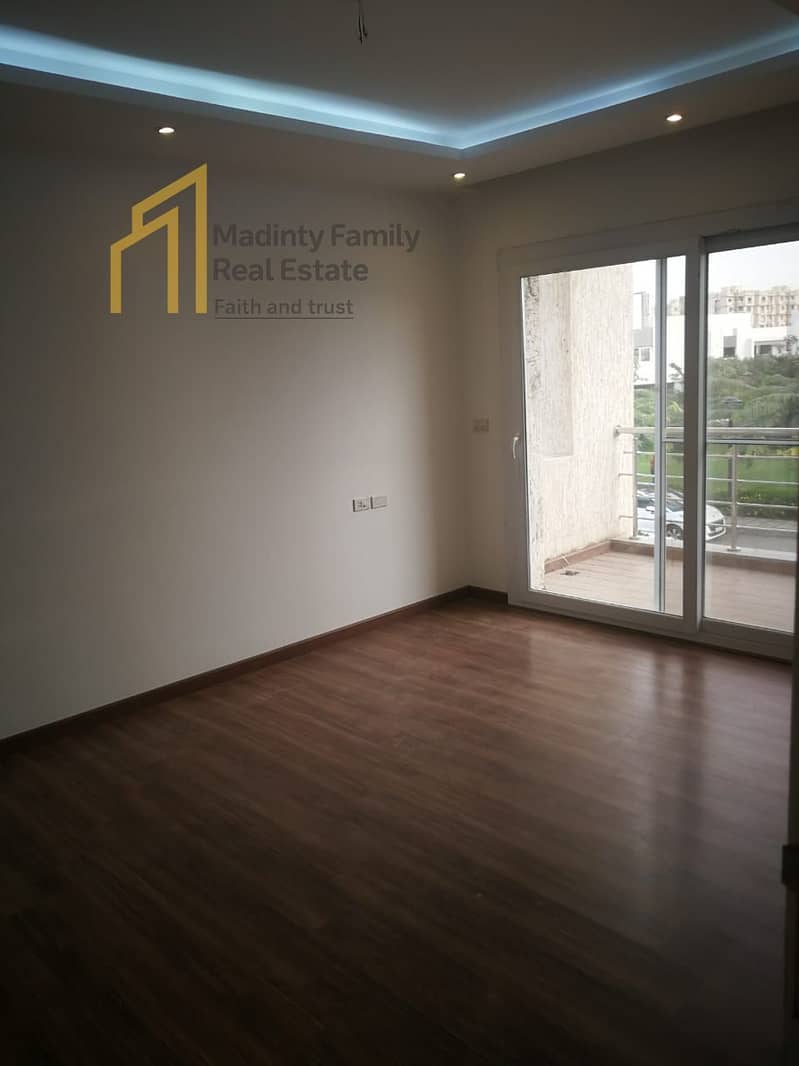 8 a74a88ff-48c2-478f-9764-86f0e9bc72eb. jpg