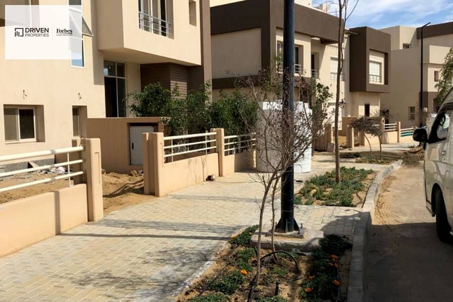 18 xgXJfmrU2hTkF336rJocI29aG6At0yDgsepuN7iR. jpg