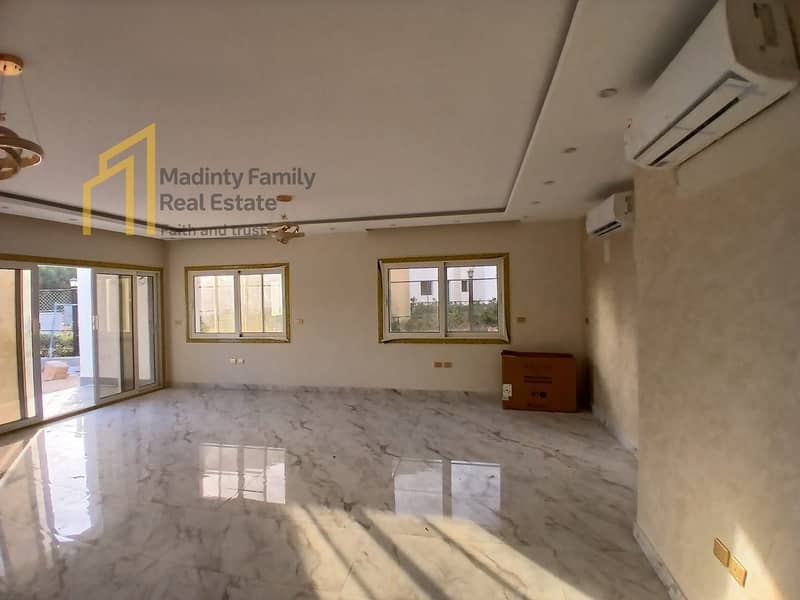 2 ea73497c-cb8d-4b81-97a3-def5c6b49f5b. jpg