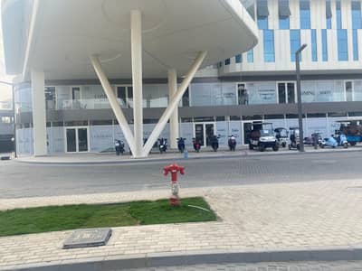 Retail for Rent in Sheikh Zayed, Giza - محل للايجار مول سنترادا علي محور ٢٦ يوليو ٥٣ متر
