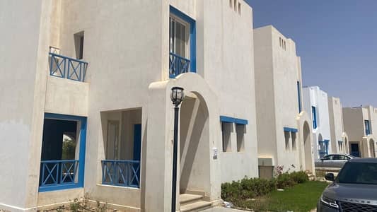 4 Bedroom Villa for Sale in North Coast, Matruh - للبيع ڤيلا المتميزين فقط في موقع متميز في ماونتن فيو _راس الحكمة ))