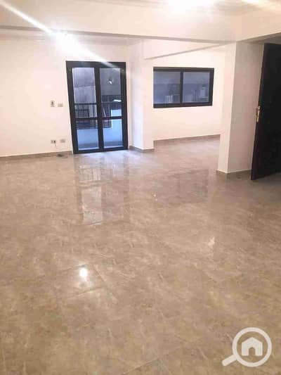 فلیٹ 4 غرف نوم للايجار في سابا باشا، الإسكندرية - 1000105990. jpg