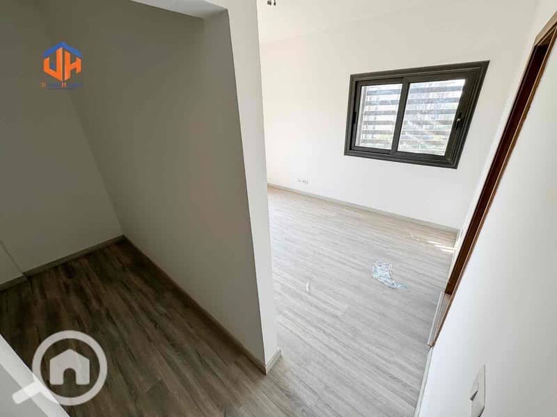 4 dd657e71-10bf-4ee1-938f-99e9a2c4f1c4. jpg