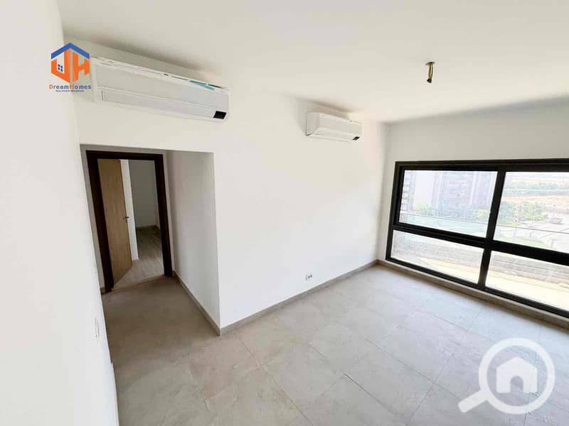 5 55ff03e9-3a38-419b-8967-84b345b1e361. jpg