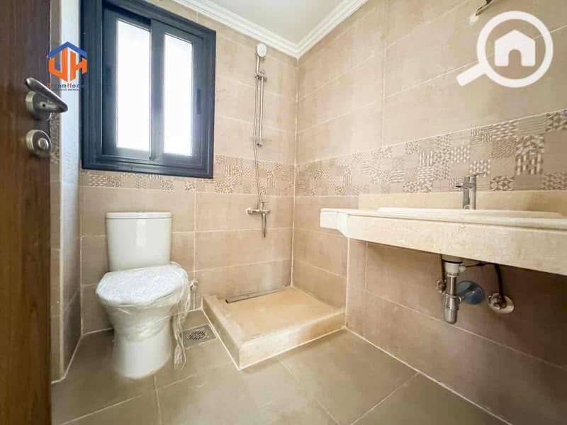 7 c1639f86-cdcc-4b01-99e3-a8bb25a64fe2. jpg