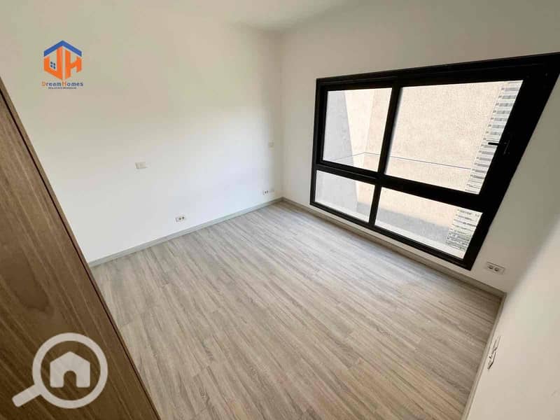 8 ea0f4106-3c4c-41f5-a65f-7969e4f9eebd. jpg