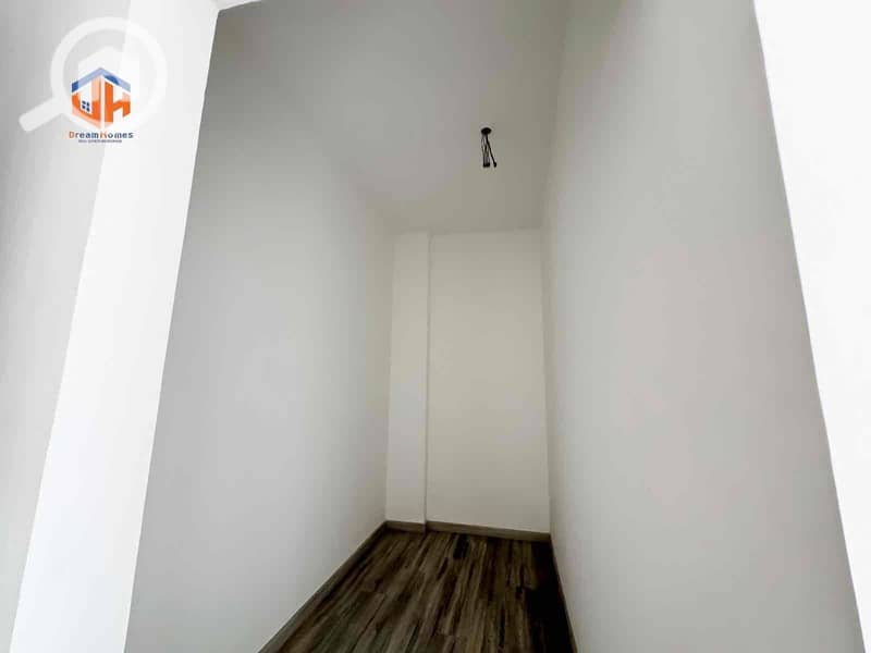 10 3bfe6580-9dd7-4622-bac7-810cf7b82417. jpg