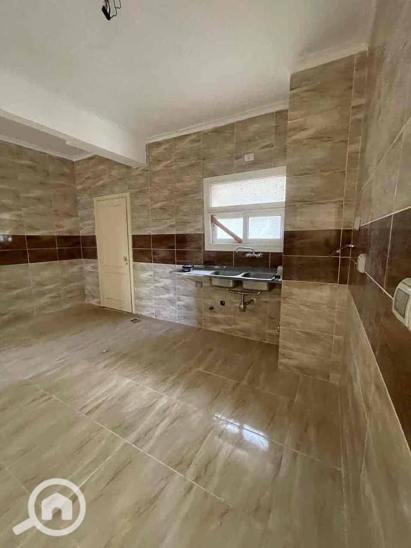 8 b699ebb2-6bde-4642-9f6b-cc43e923212e. jpg