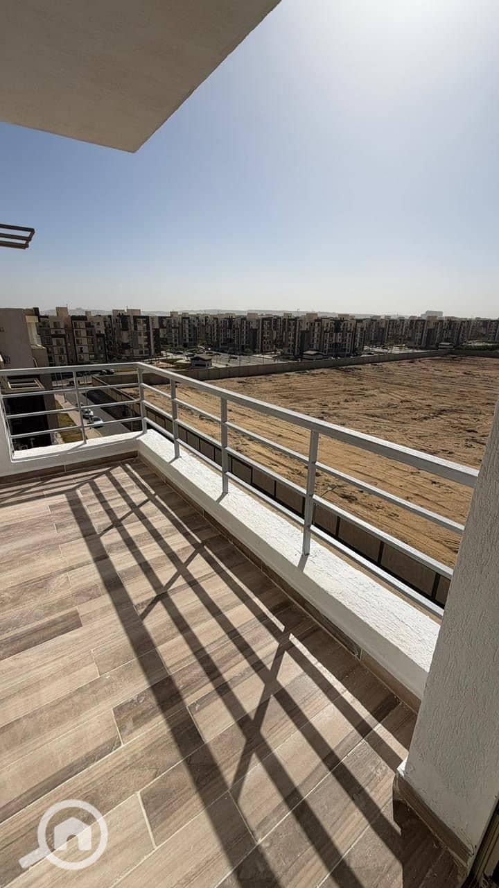 8 bda6f941-bba5-47f1-83c6-2e1ac29d93a2. jpeg