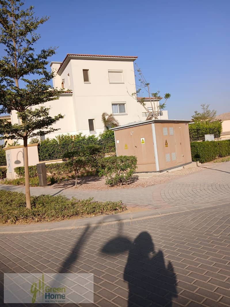 14 7c853a02-9736-4933-abcf-4854776eb112. jpg