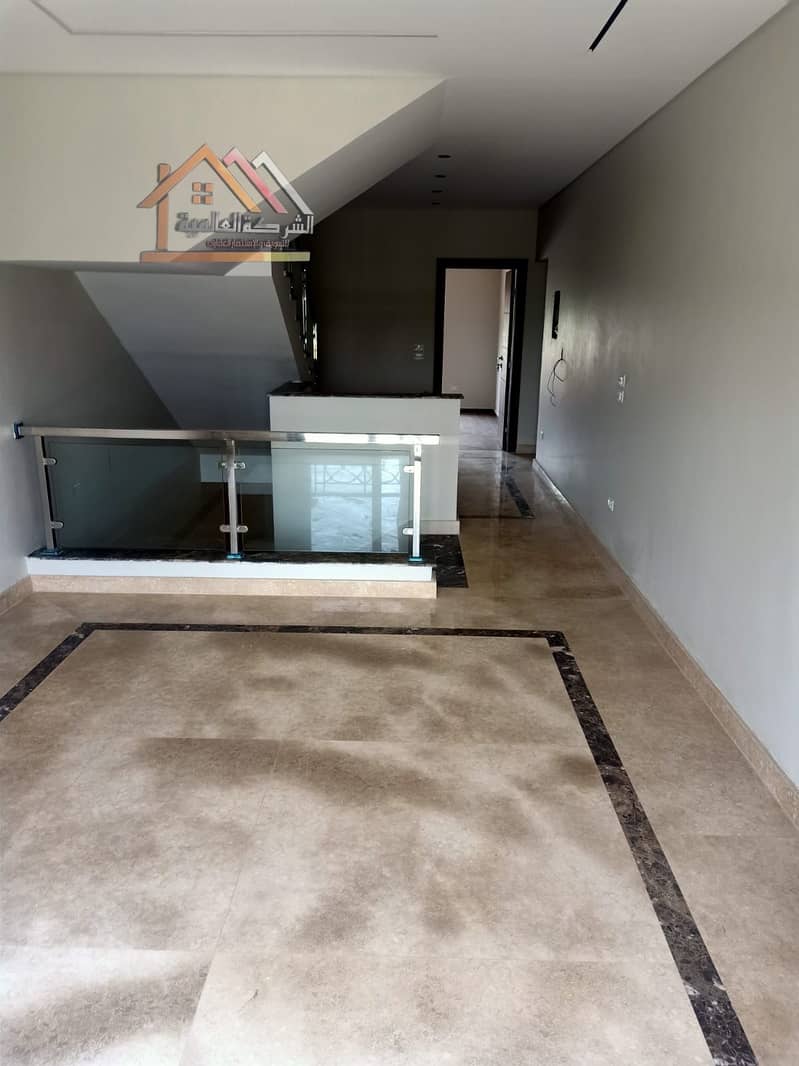 2 2aacfec3-e0b0-4b24-b03e-f315592c496f. jpeg