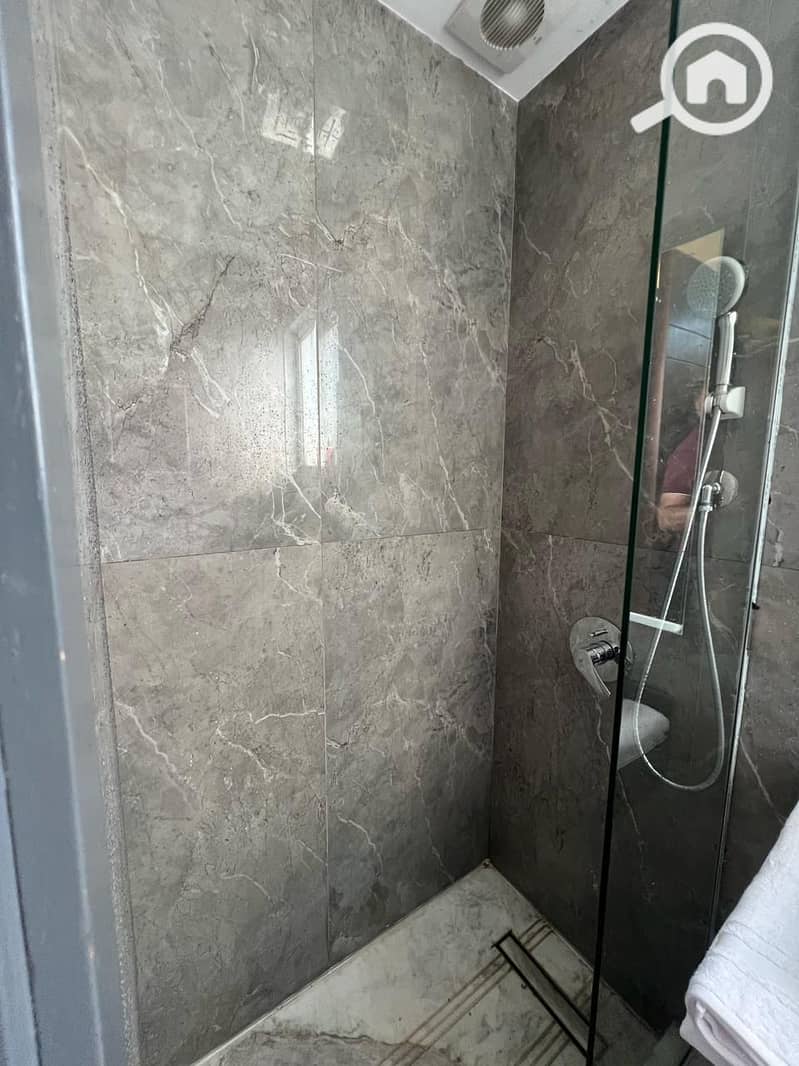 13 f586d29f-c599-429b-815a-fbe3cd6f7015. jpeg