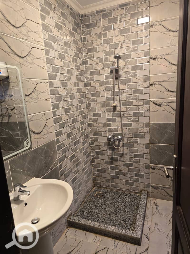 10 3874d959-0c33-478f-bacc-5b9c1d047a2c. jpeg