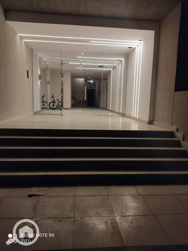 2 38052bf1-e7b3-4eb7-bbbb-6290323ae95b. jpeg