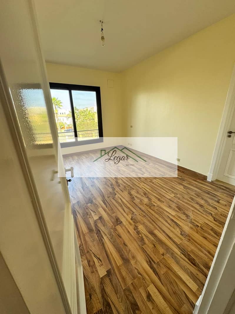 2 85b07dd0-e5d8-4d42-8f4a-1677b2828e7a. jpg