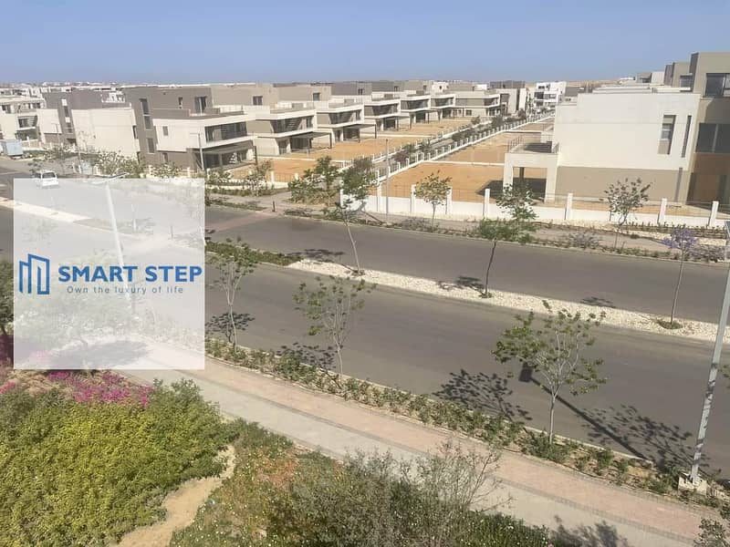 10 c403084b-6adf-4ad3-8ed9-06c8b921dd44. jpg