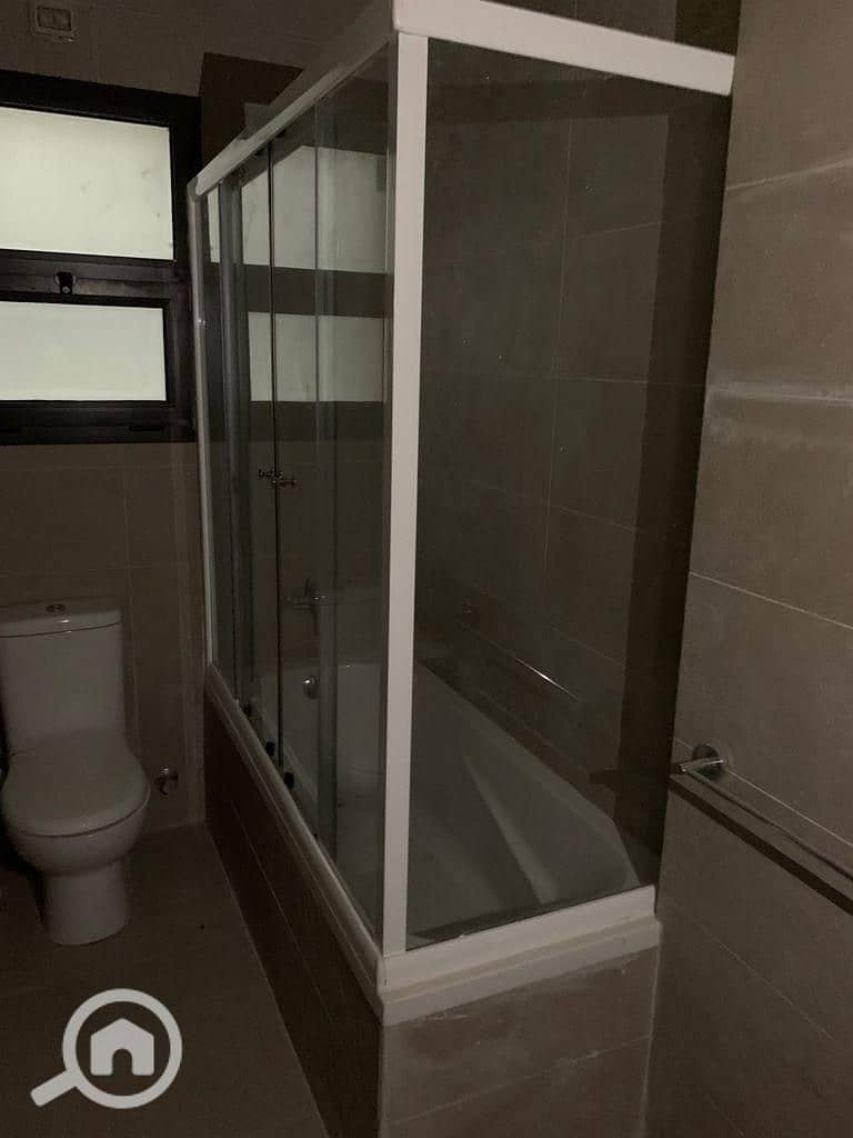 5 70b2c7ab-7f93-4d41-8b75-5516c61b97cb. jpg