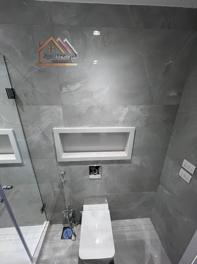 33 c598517d-bec1-43b7-9aac-e2b21c26cf78. jpg