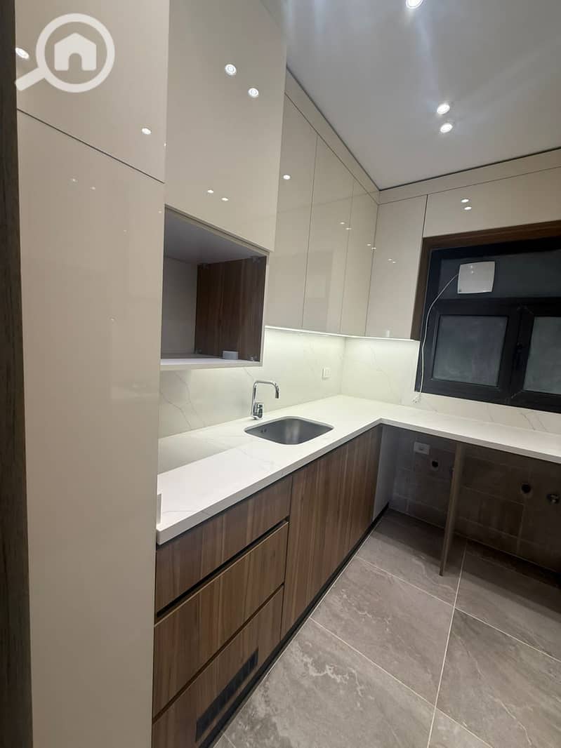 4 dfbe4732-1927-4026-a6c3-bc54dfa35166. jpg