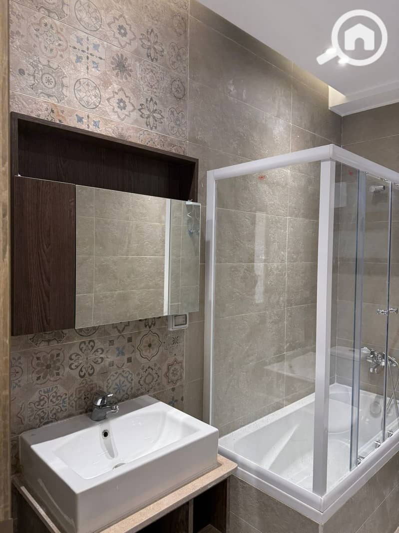 8 666b328b-9fbd-43de-888b-c34d99978a1d. jpg