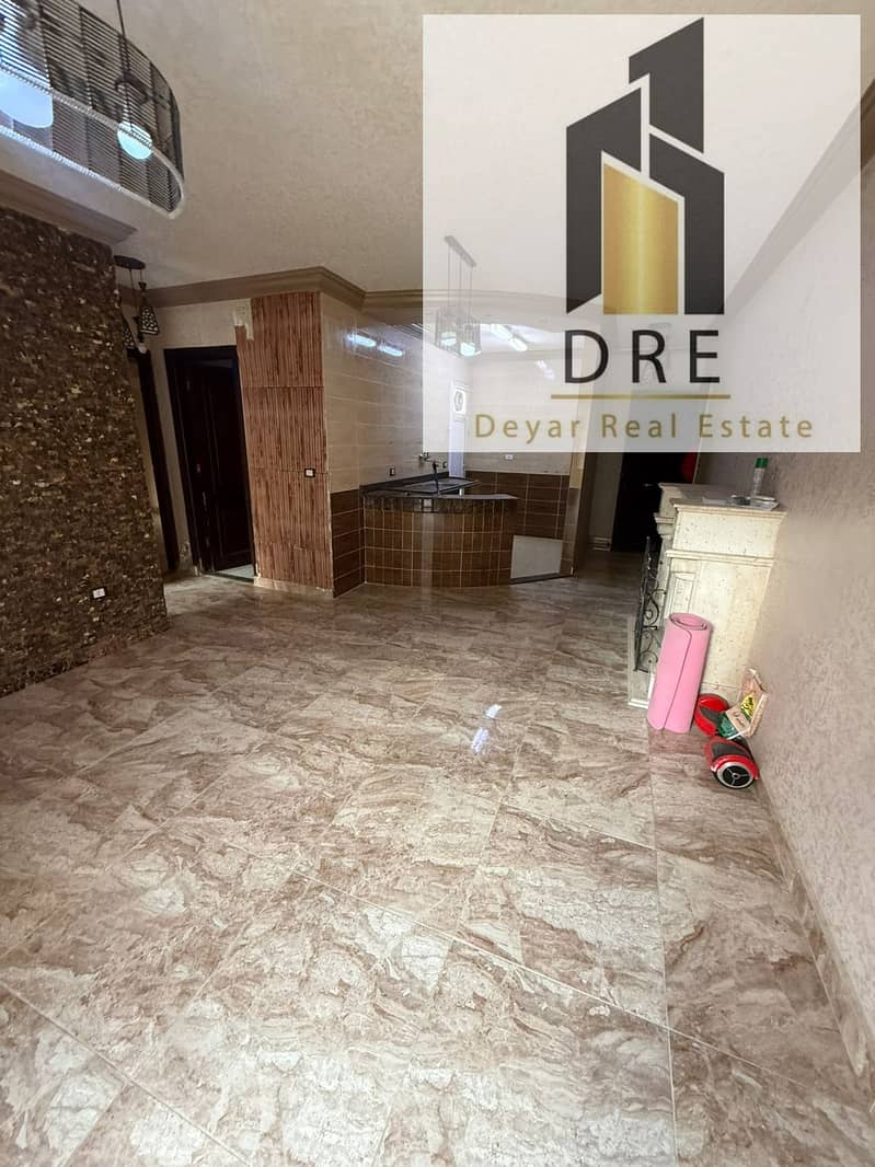 8 d783989c-0436-4549-811d-cf82827f4e4a. jpg