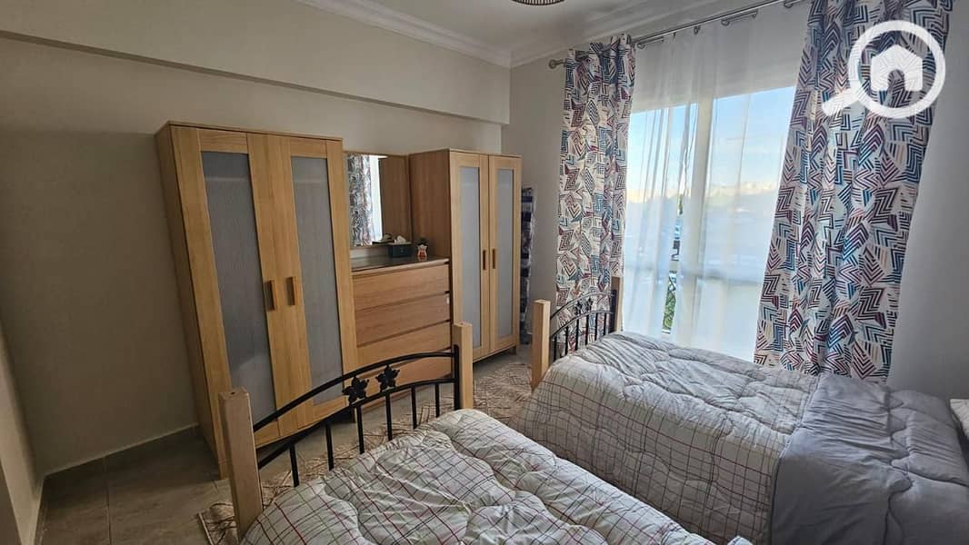 10 6b2ac41f-7fe5-4680-b2c9-88548efa009f. jpeg