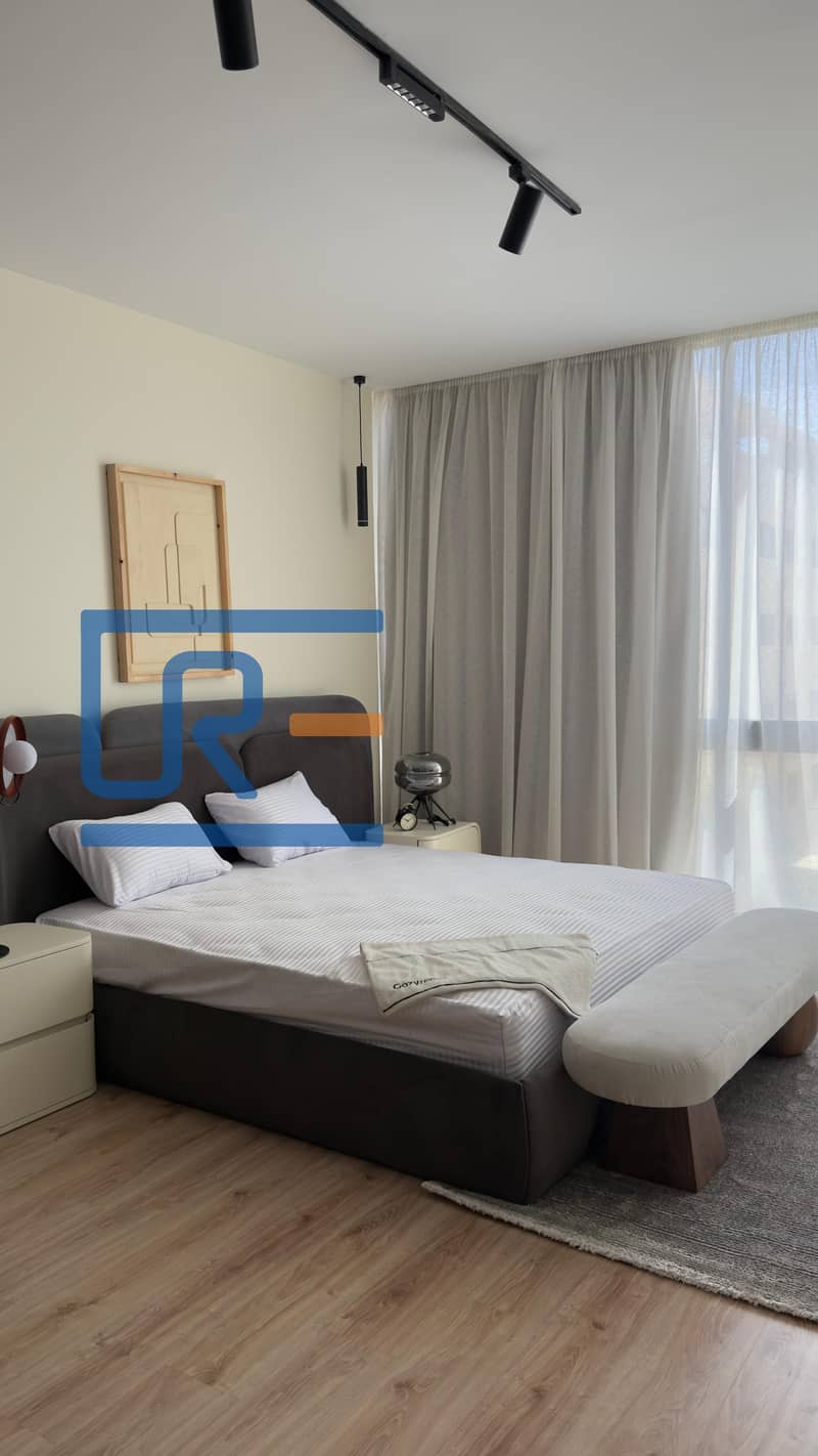 4 2e4da8be-b42a-4ef0-afaa-c182b0d3c54a. jpg