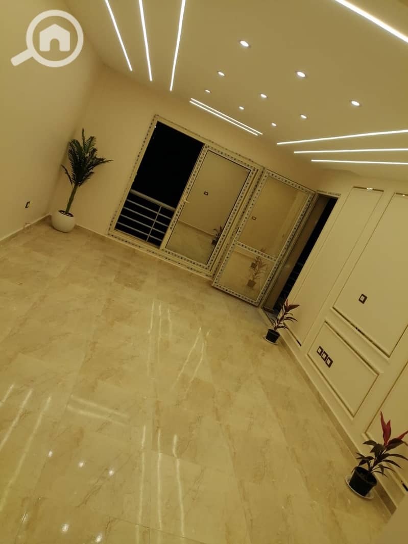 5 b2864649-b578-4af4-beea-7c1a16e4b438. jpg