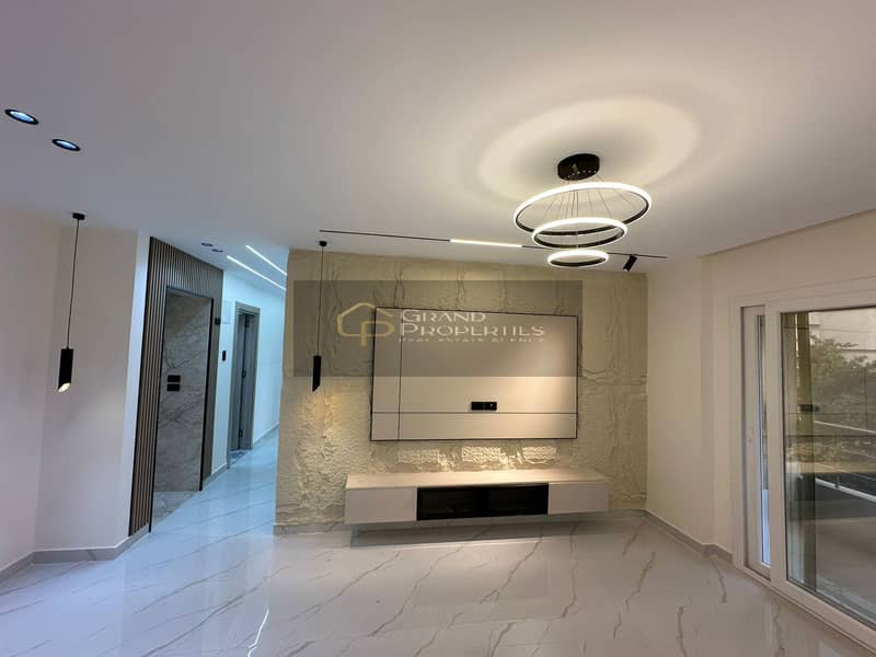 2 4a3542ee-3c81-4a2b-bcc1-0b928fd54b9d. jpg