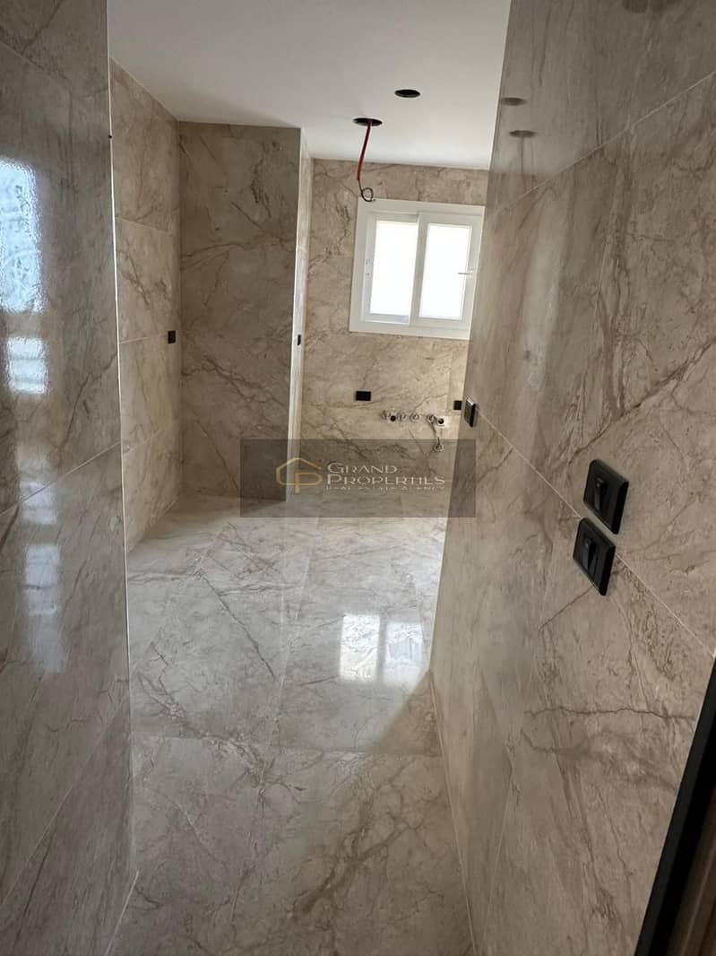 8 f5477b2d-baa2-4475-a843-1e76767264b8. jpg