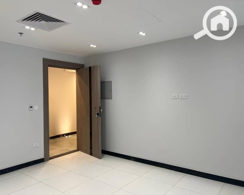 6 WhatsApp Image 2026-01-28 at 1.40. 48 PM (2). jpeg