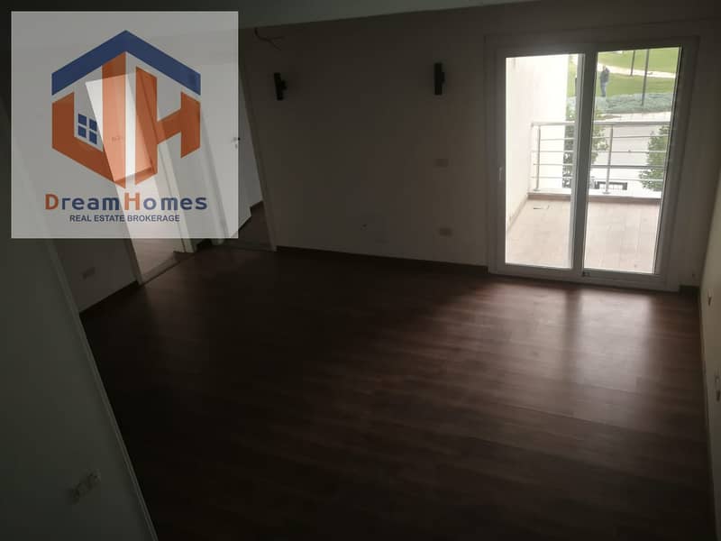 8 d0319c8f-3e03-46d5-bfaa-784e8d92dc92. jpg