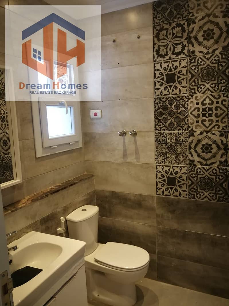 9 f1c3d76c-33cd-43a6-950b-cb06a9a9dcd4. jpg