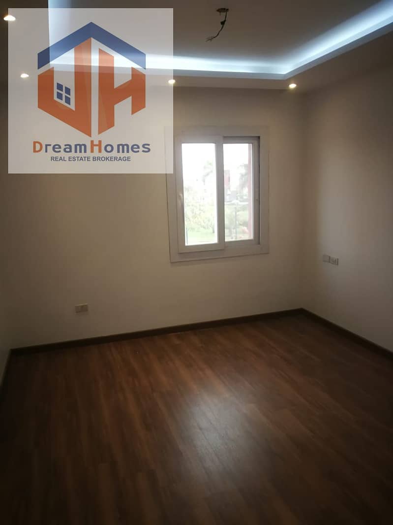 10 f2b6a240-ff9d-4e57-9882-367cc1960c27. jpg