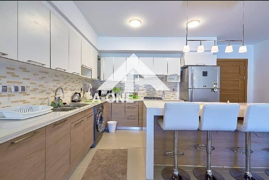 12 e4d72849-6b97-4844-aec8-a6f137f90d35. jpg