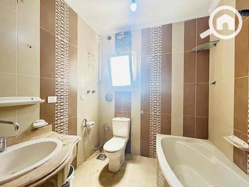 7 d862e4b7-9697-4b24-86cd-58cdf411e74f. jpg