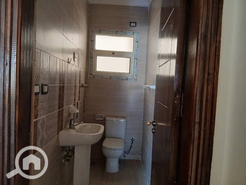 9 1aff94e6-f838-4962-a4c6-a1450ab90bef. jpg