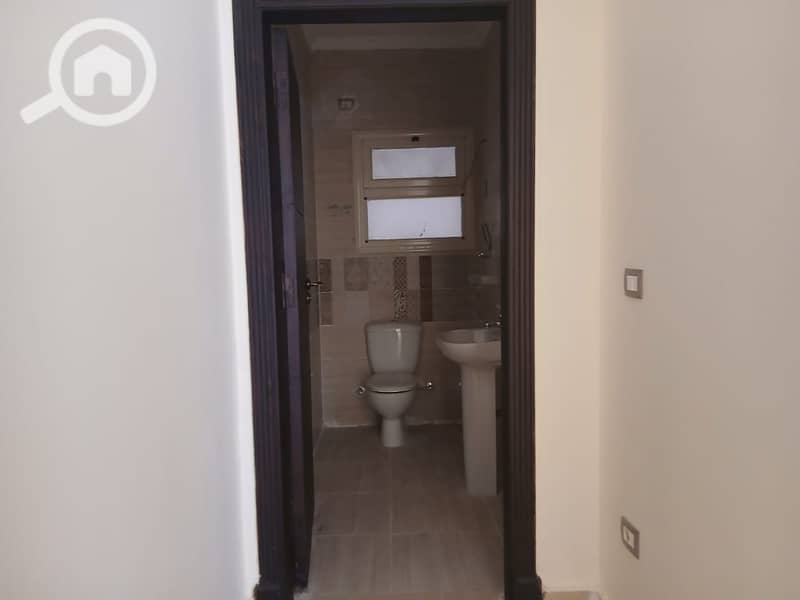 4 WhatsApp Image 2025-04-12 at 15.39. 32_db1bf21d. jpg