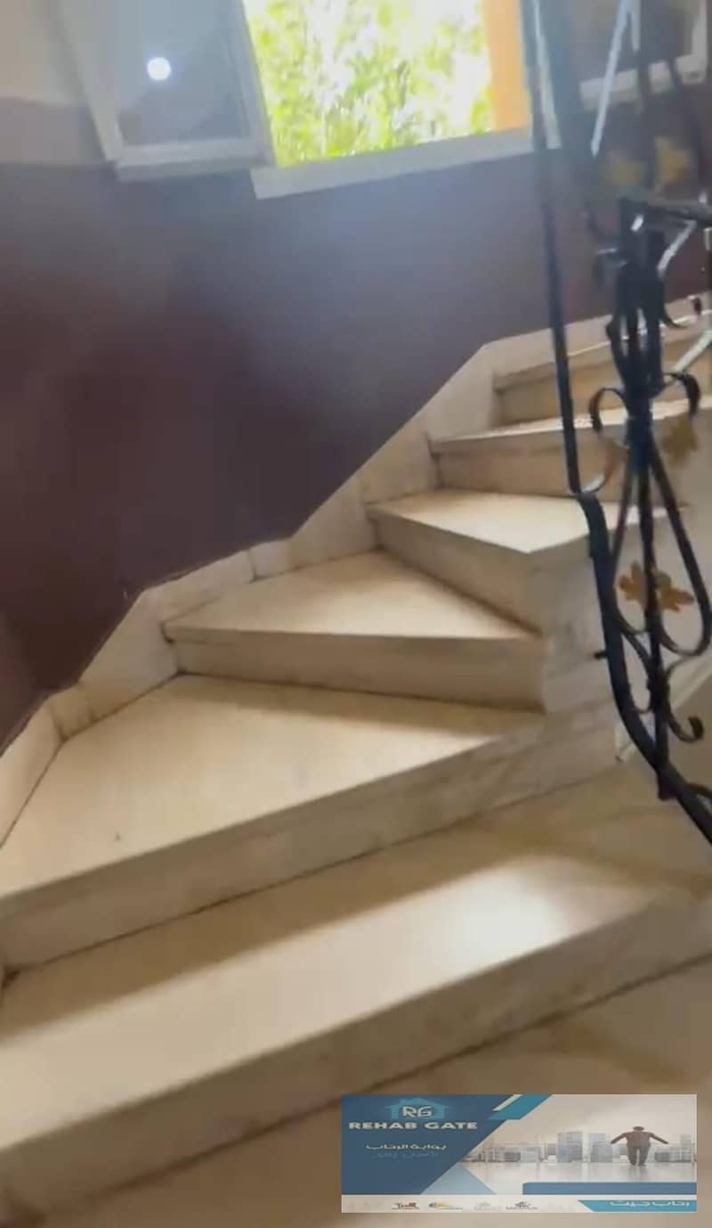 10 bd740436-f04c-4f28-bd6f-3231de9ad51e. jpg