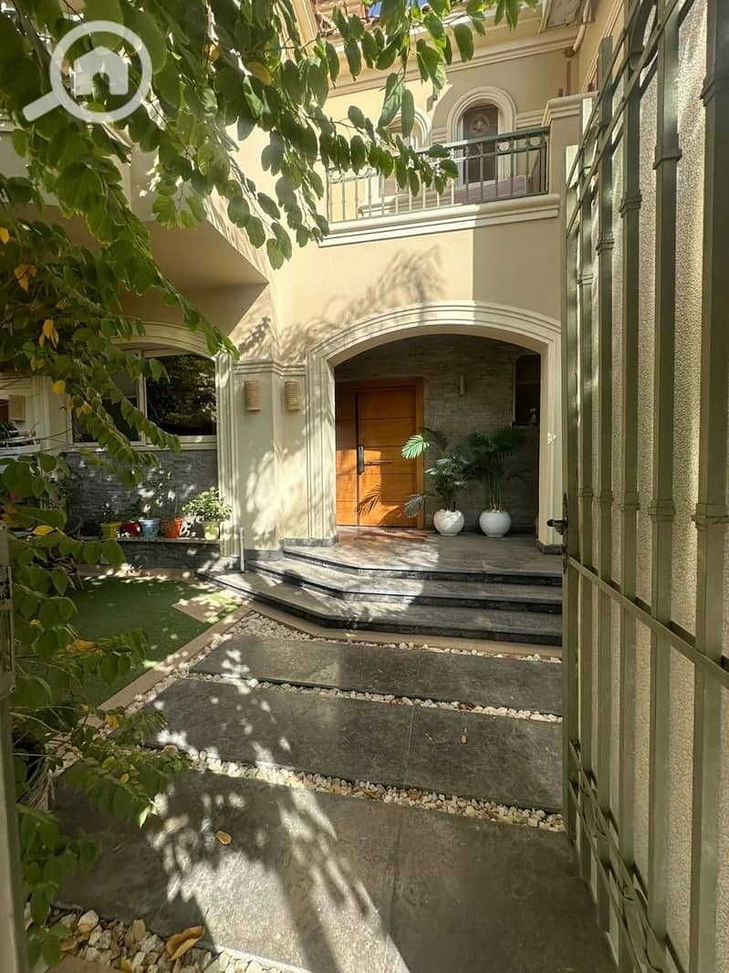 2 0e0ab49b-f452-40a8-816e-e79d36c7fe89. jpg