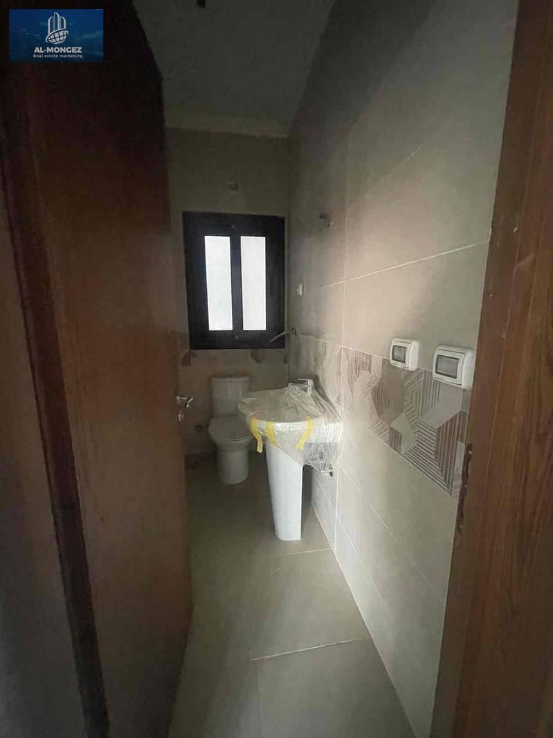 10 8df2b43f-ffc7-4932-ae53-63aa1a44050f. jpg