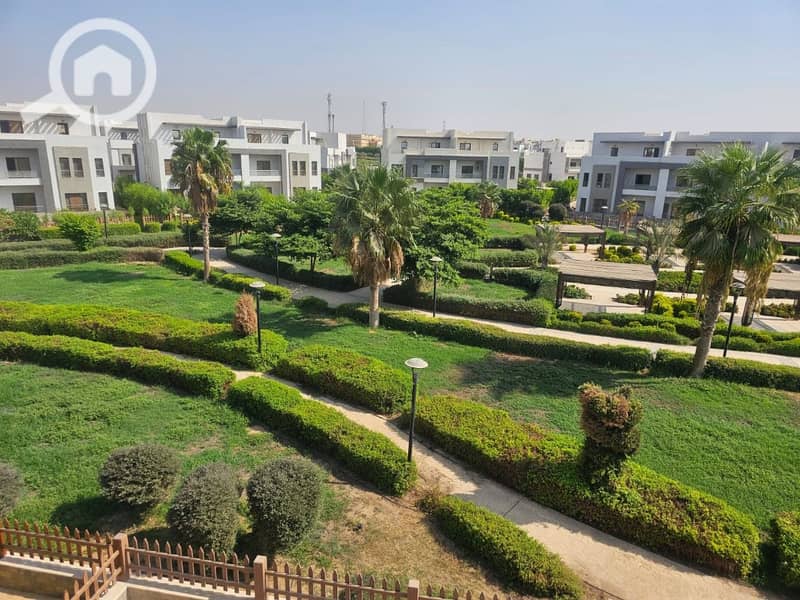 2 b4eec35d-bdcc-455a-a221-b905fd24ec7d. jpg