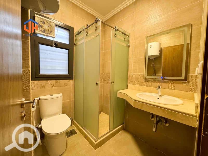 10 c4970fa8-13e4-446d-bbe7-521a7e66678e. jpg