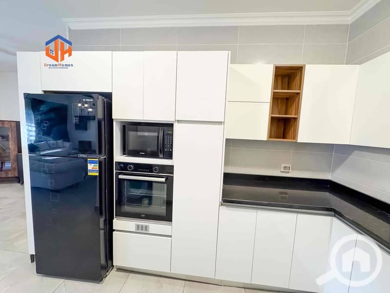 21 550cf671-9ad5-454b-ba4d-be312629a78a. jpg