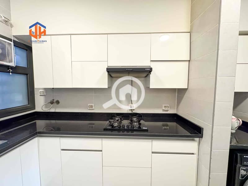 22 2401e5b3-0638-48e3-8143-686e8bcd6671. jpg