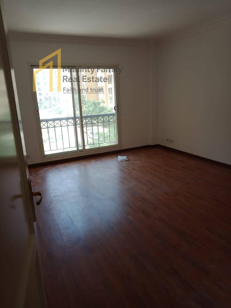 10 06793ce0-fcbe-4cbe-899a-3c91de5f7b4c. jpg